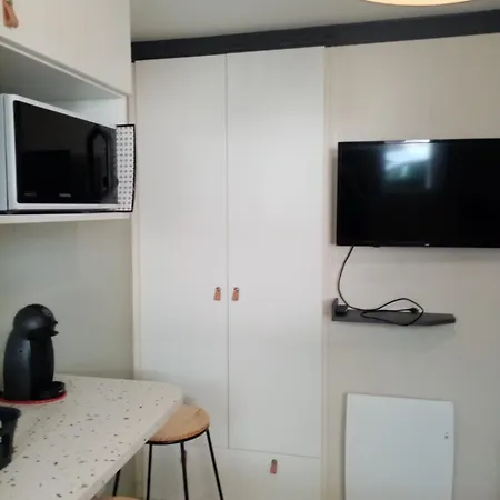 Box, Petite Studette Bord De Ла-Боль-Эскублак