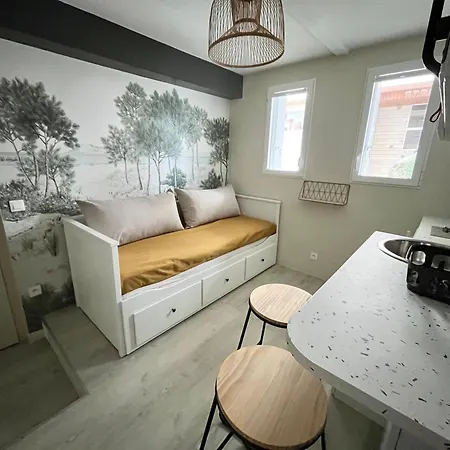 Box, Petite Studette Bord De * La Baule-Escoublac