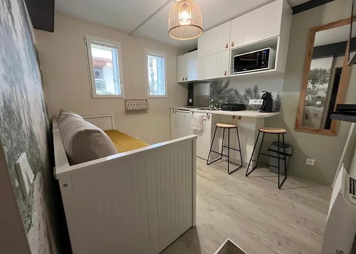 Appartamento Box, Petite Studette Bord De *