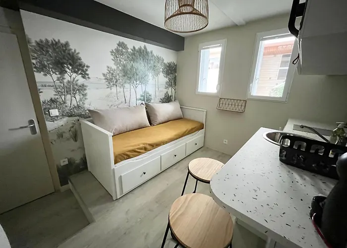 Box, Petite Studette Bord De * La Baule-Escoublac